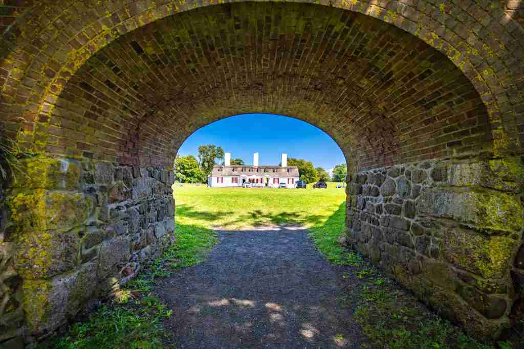 Fort Anne arch